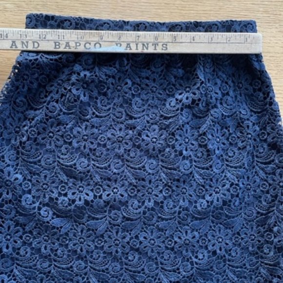 Uniqlo NAVY BLUE LACE Knee Length PENCIL SKIRT Small - Picture 4 of 14